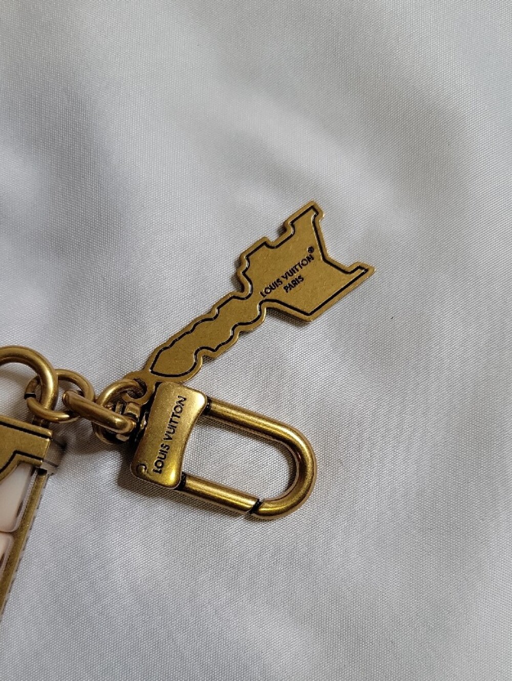Louis Vuitton LV Lovers Dice Bag Charm & Key Holder - Picture 4 of 4